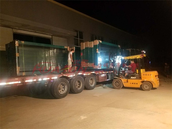 广西梧州首批候车亭发货(图3)