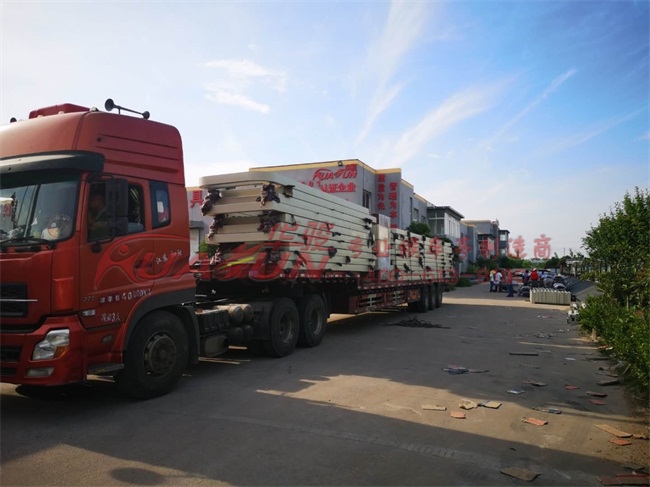 湖南长沙公交候车亭发货(图4) 湖南长沙公交候车亭发货(图4)