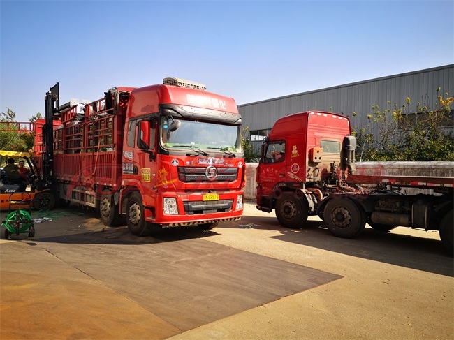 河南第二批简约款候车亭发货(图2) 河南第二批简约款候车亭发货(图2)