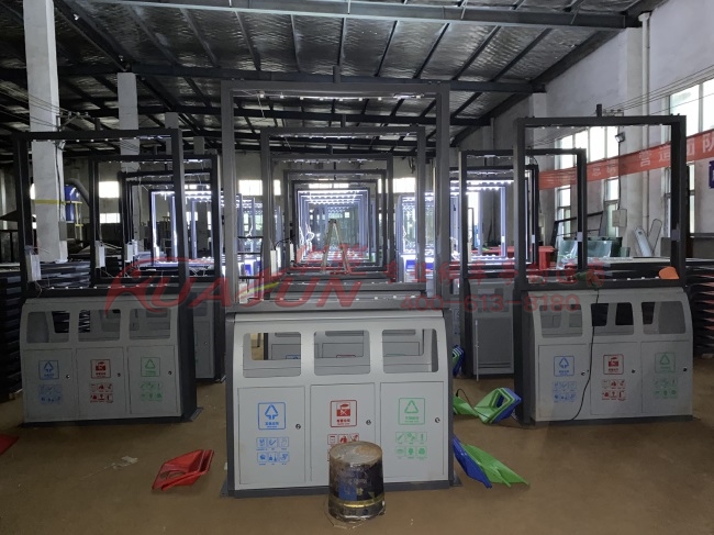 新疆昆玉第六批太阳能垃圾箱发货(图1)