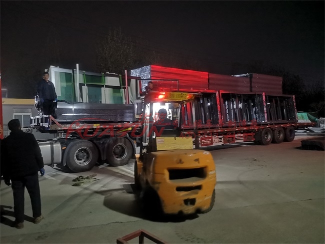 河南洛阳首批公交候车亭发货(图2)