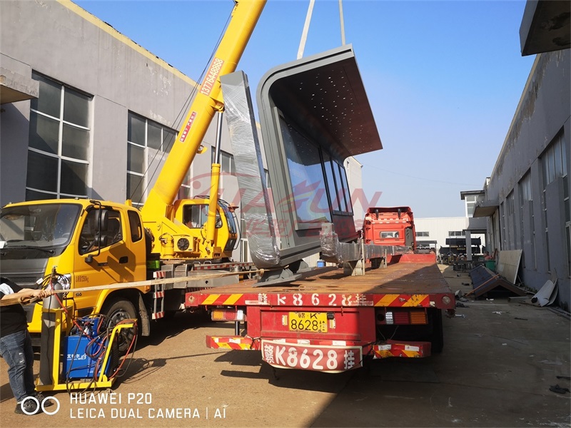 海南三亚首批智能候车亭发货(图2)