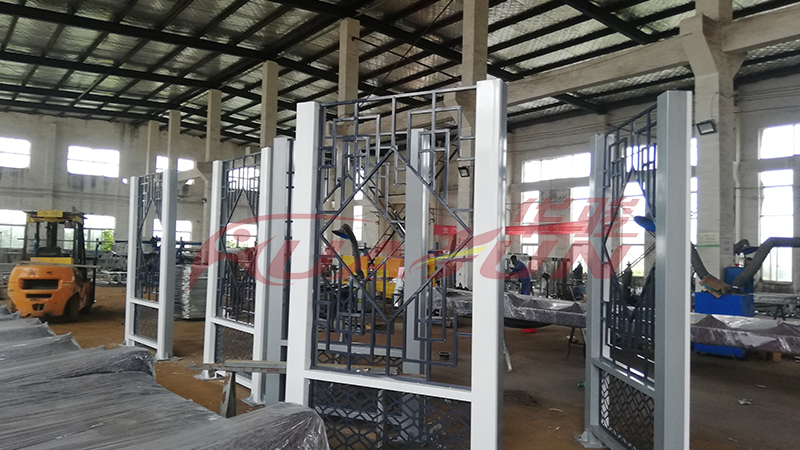 华骏案例---浙江乐清镂空不锈钢候车亭(图2)