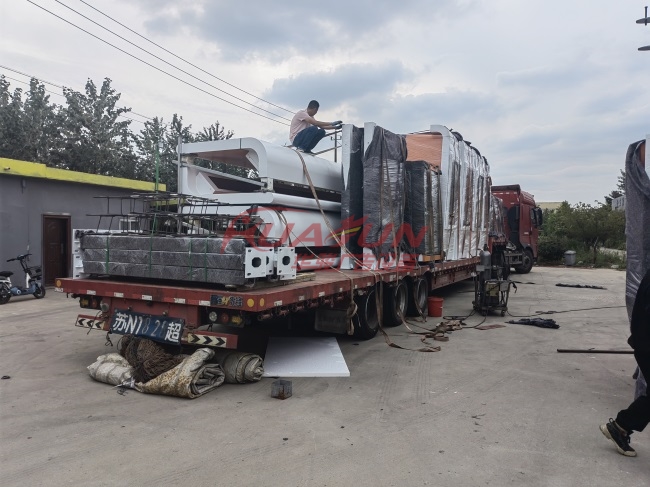 湖北武汉第四批智能候车亭发货(图2) 湖北武汉第四批智能候车亭发货(图2)