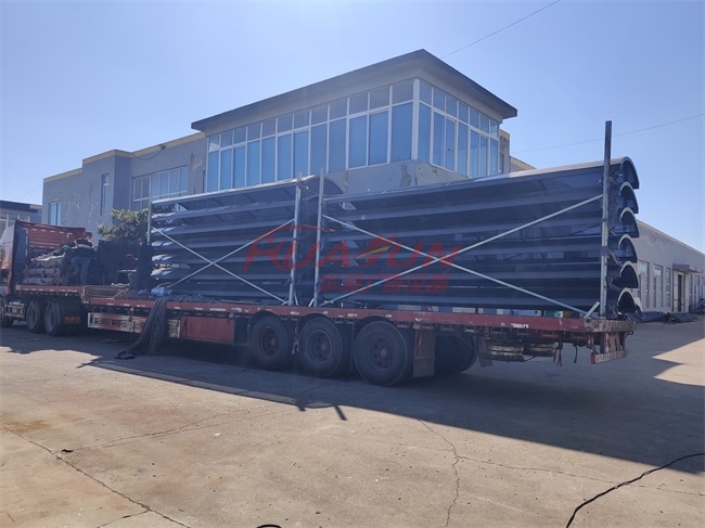 辽宁大连第三批公交站牌候车亭发货(图2) 辽宁大连第三批公交站牌候车亭发货(图2)