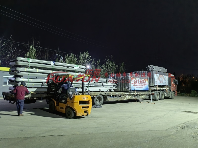 湖南长沙智能公交站台发货(图1) 湖南长沙智能公交站台发货(图1)