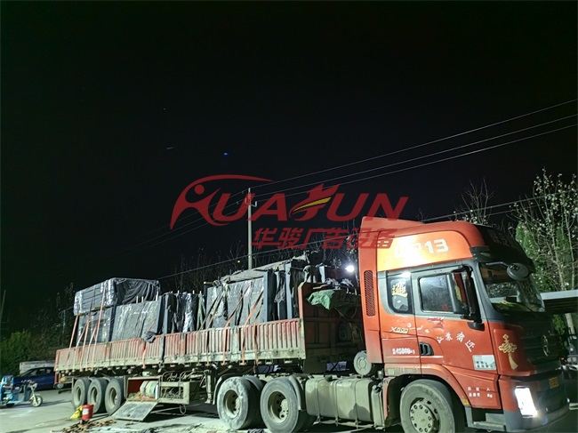 江苏扬州第三批候车亭发货(图2)