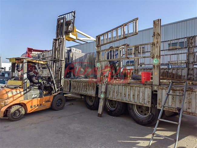 江苏扬州第四批公交站台发货(图1)