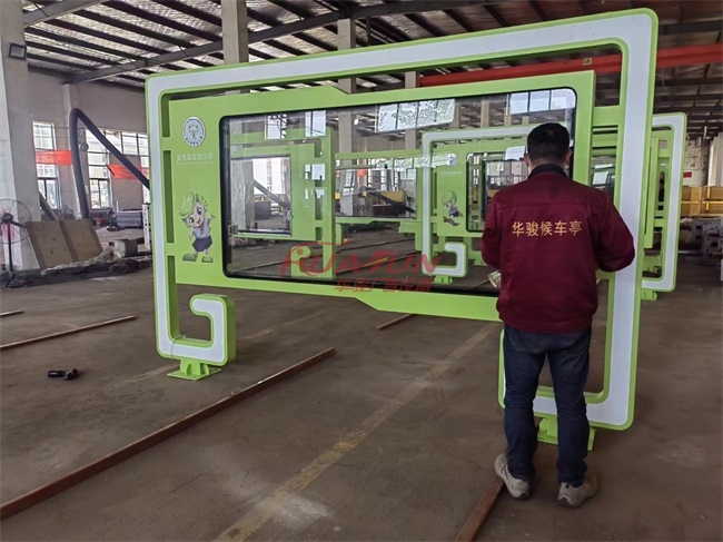 浙江学校宣传栏滚动灯箱发货(图1) 浙江学校宣传栏滚动灯箱发货(图1)