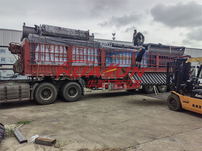 河南农村小型候车亭发货(图1) 河南农村小型候车亭发货(图1)