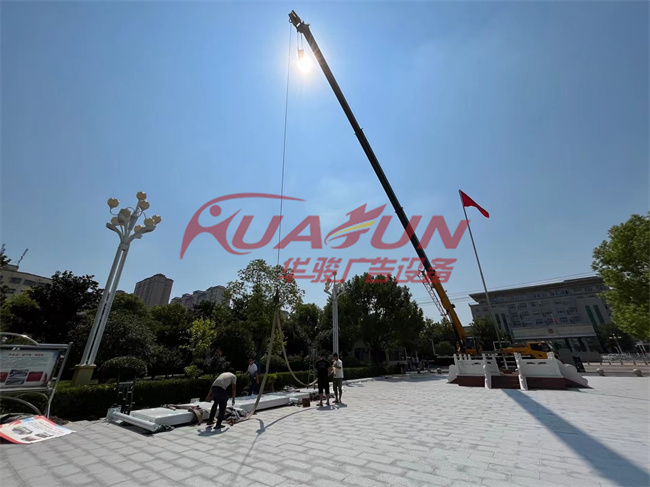 河南周口电子宣传栏发货(图1)