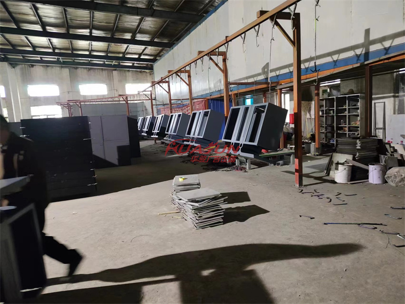 江苏连云港分类垃圾箱发货(图1) 江苏连云港分类垃圾箱发货(图1)