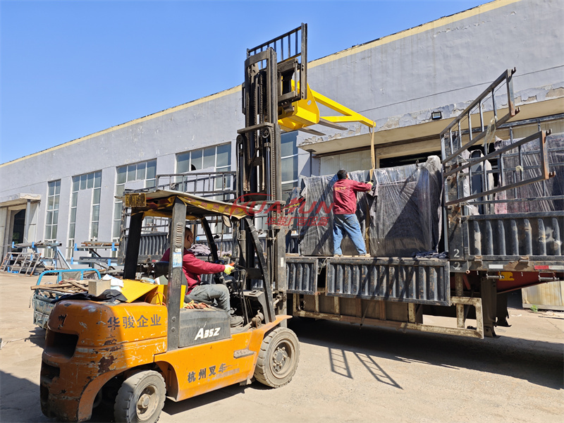 江苏扬州公交站台十八批发货(图1) 江苏扬州公交站台十八批发货(图1)