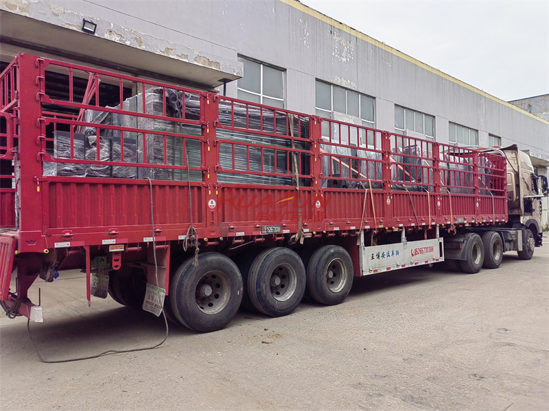 江苏扬州二十二批候车亭发货(图1) 江苏扬州二十二批候车亭发货(图1)