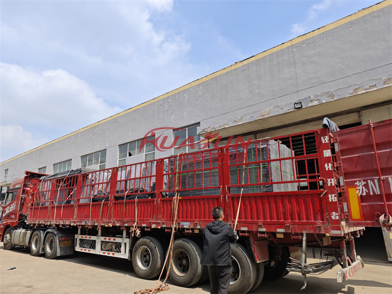 江苏扬州二十三批候车亭发货(图2) 江苏扬州二十三批候车亭发货(图2)