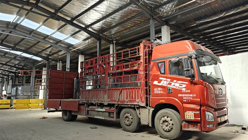 高邮第33批候车亭发货(图2) 高邮第33批候车亭发货(图2)