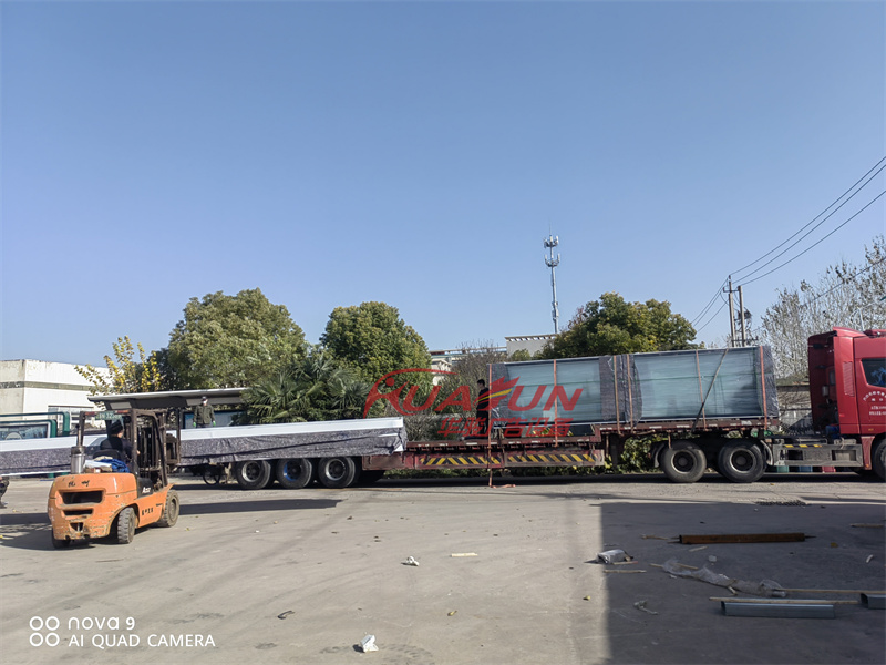 河南简约公交候车亭发货(图1) 河南简约公交候车亭发货(图1)