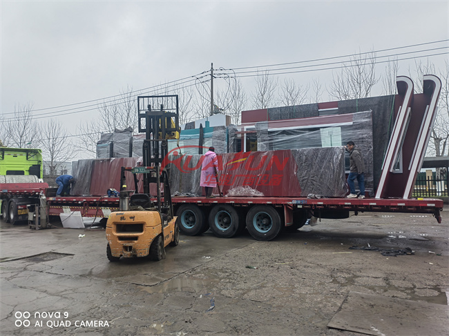 新疆智慧公交站台第三批发货(图1)